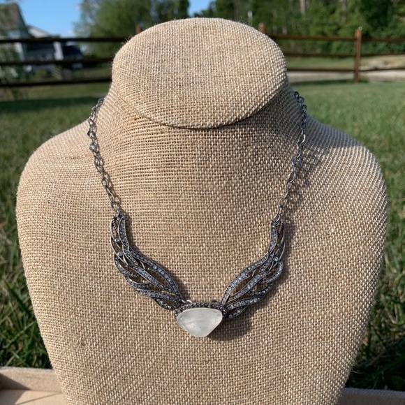 Chloe + Isabel Jewelry - Chloe + Isabel Silverwing Collar Necklace